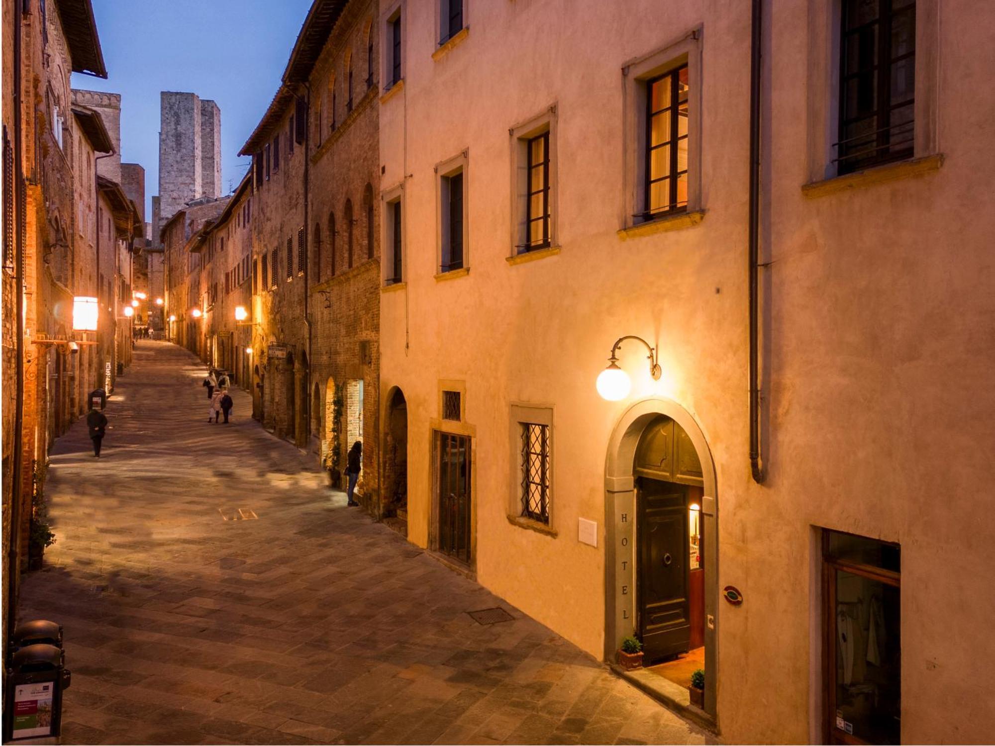 Hotel L'Antico Pozzo San Gimignano Esterno foto
