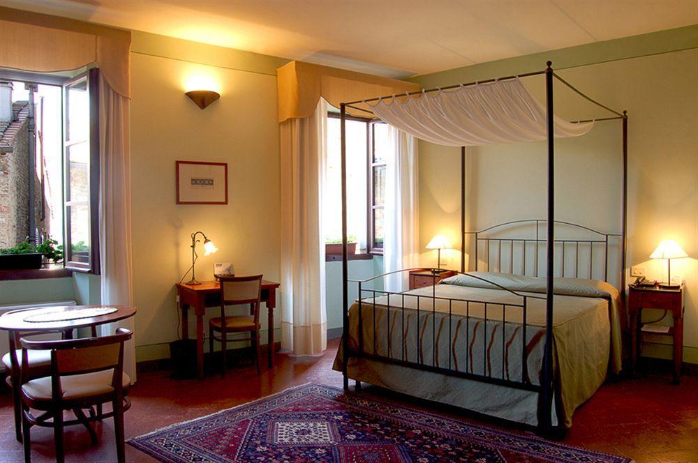 Hotel L'Antico Pozzo San Gimignano Esterno foto
