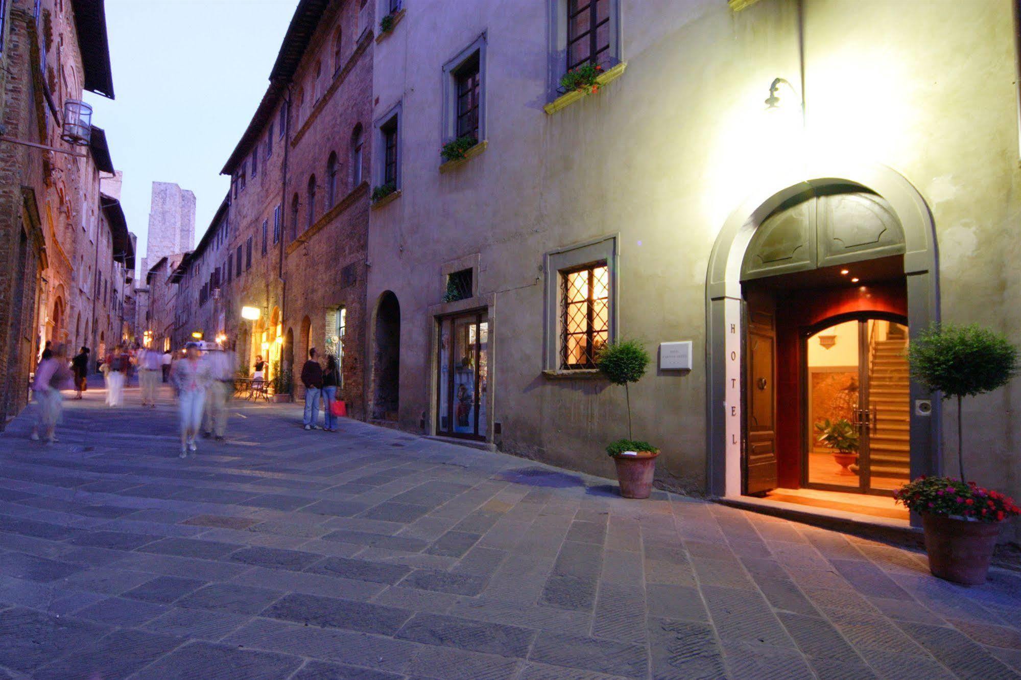 Hotel L'Antico Pozzo San Gimignano Esterno foto