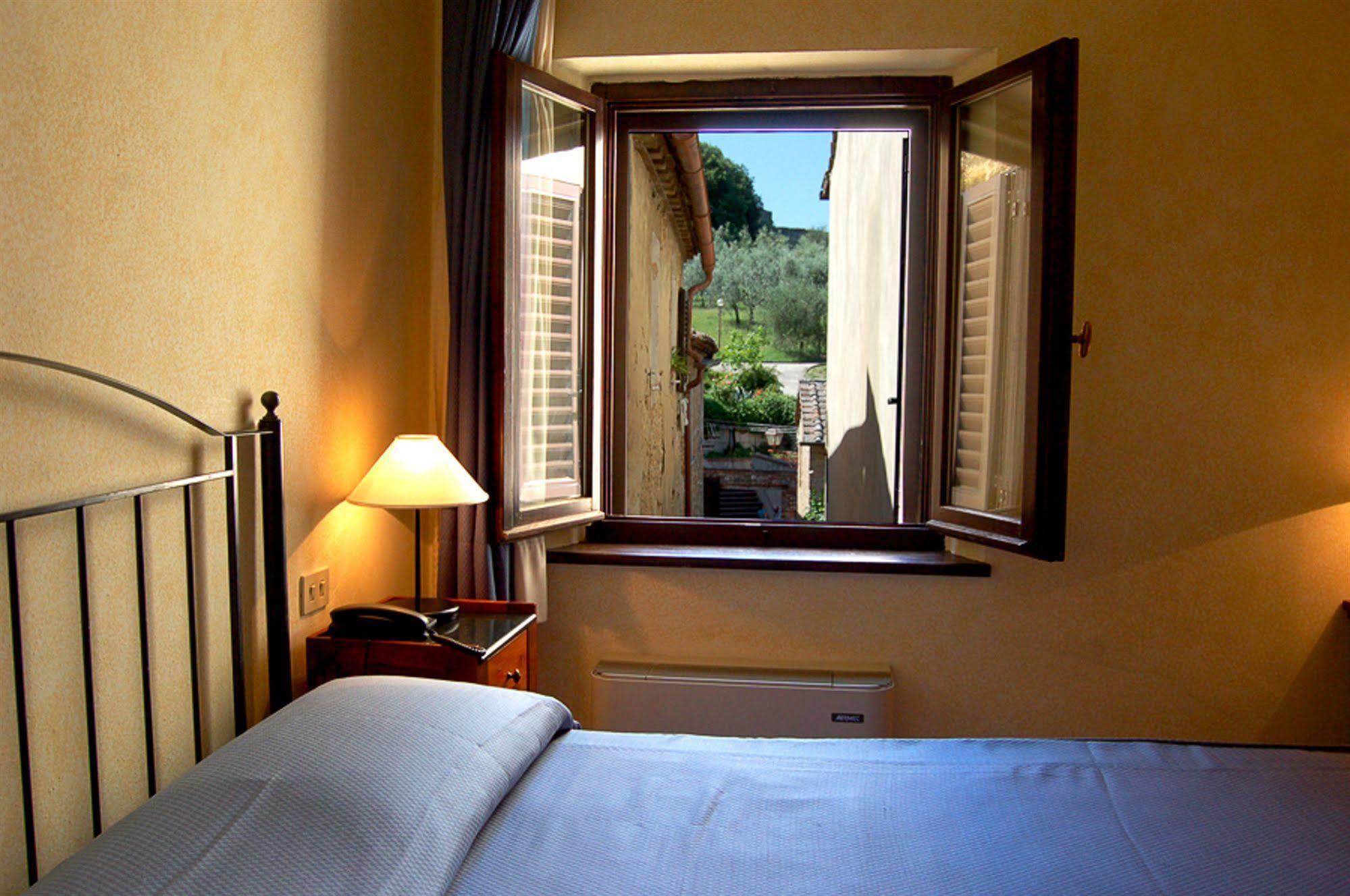 Hotel L'Antico Pozzo San Gimignano Esterno foto