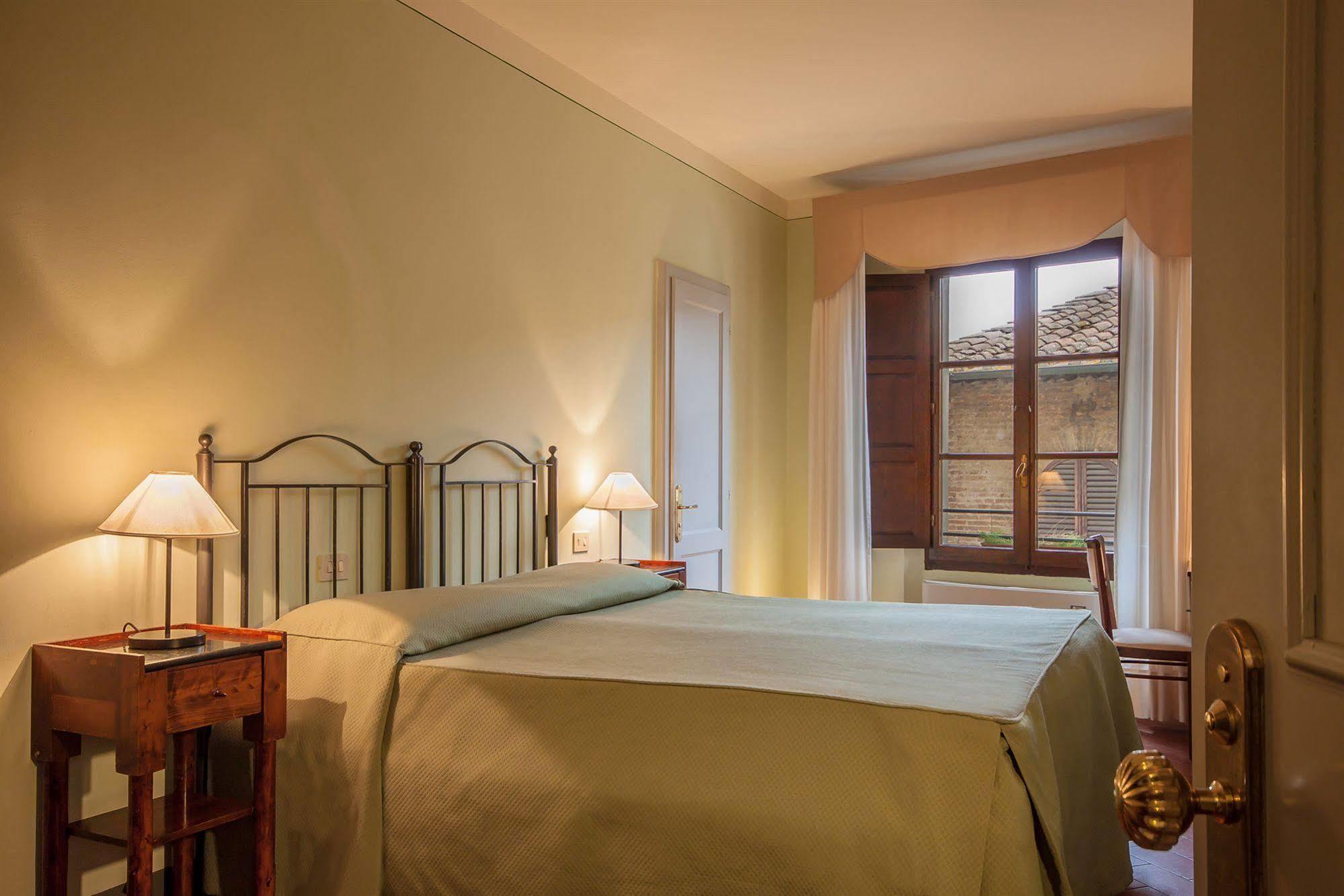 Hotel L'Antico Pozzo San Gimignano Esterno foto